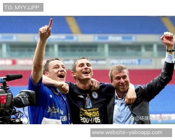 詹姆斯盛赞克莱伯关键时刻表现出色展现强硬气魄