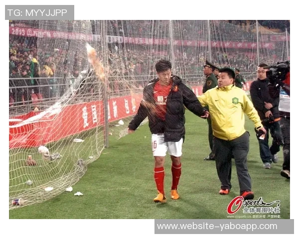 国安外援古加今晨告别北京球迷与工作人员送行情深意切